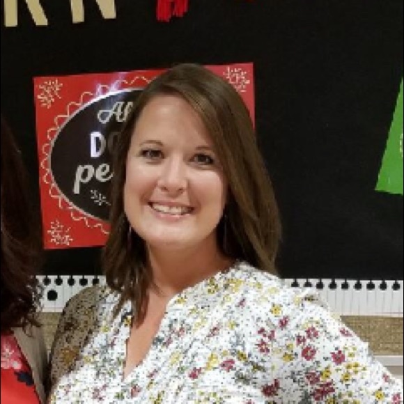 Meet your Posher, Danae - Picture 1 of 1